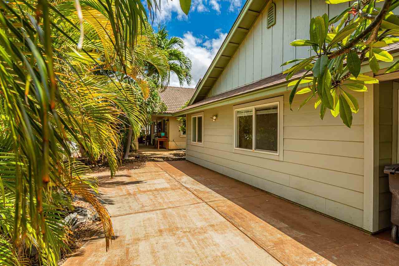 79 Molehulehu Loop Kahului, HI 96732 - Photo 29 of 29 a view of a house with a yard