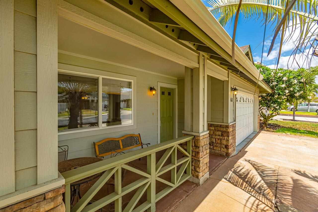79 Molehulehu Loop Kahului, HI 96732 - Photo 3 of 29 a view of a balcony with wooden floor and outdoor space
