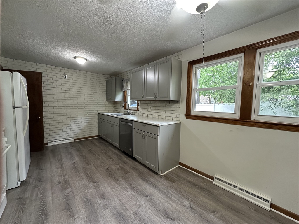 53-55 Magnolia Avenue, Unit RIGHT SIDE Billerica, MA 01821 - Photo 7 of 17