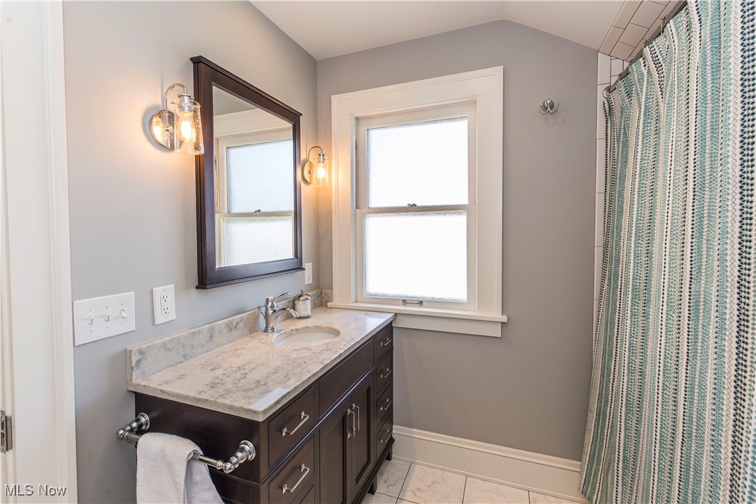 1577 Maple Road Cleveland Heights, OH 44121 - Photo 17 of 30