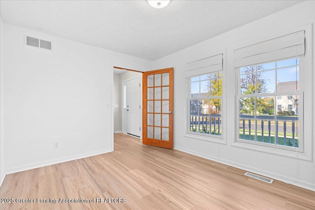 3783 Rudyard Way Lansing, MI 48906 - Photo 10 of 48 16-Media Jett - 24
