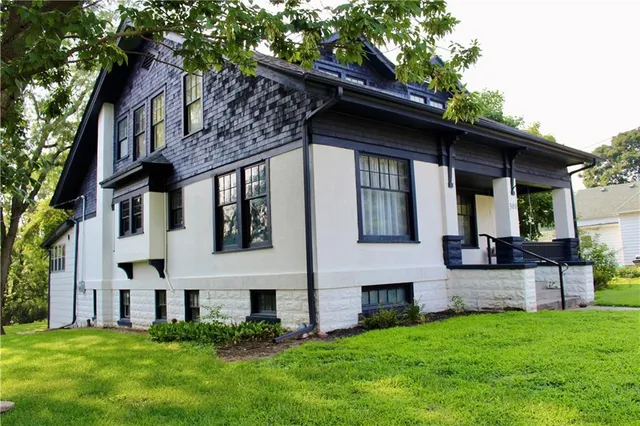 $288,000 | 300 North Monroe Street, Oregon, MO 64473