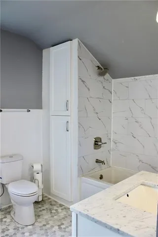 $288,000 | 300 North Monroe Street, Oregon, MO 64473