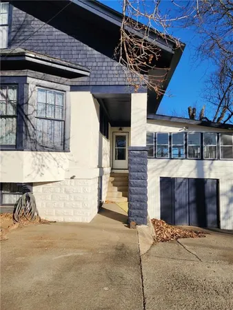 $288,000 | 300 North Monroe Street, Oregon, MO 64473