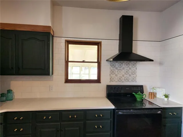 $288,000 | 300 North Monroe Street, Oregon, MO 64473