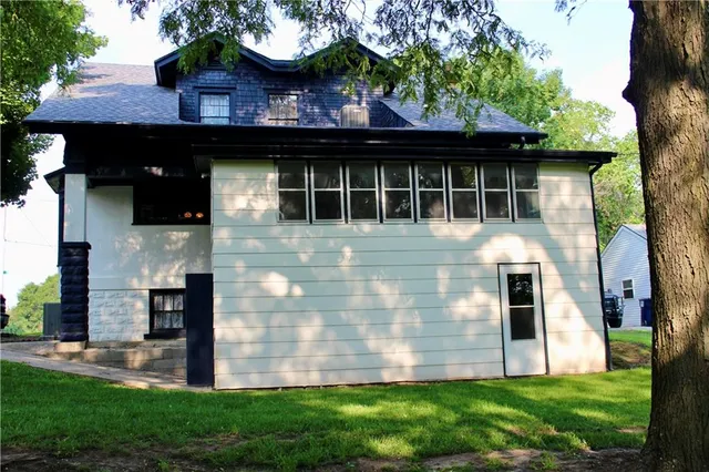 $288,000 | 300 North Monroe Street, Oregon, MO 64473