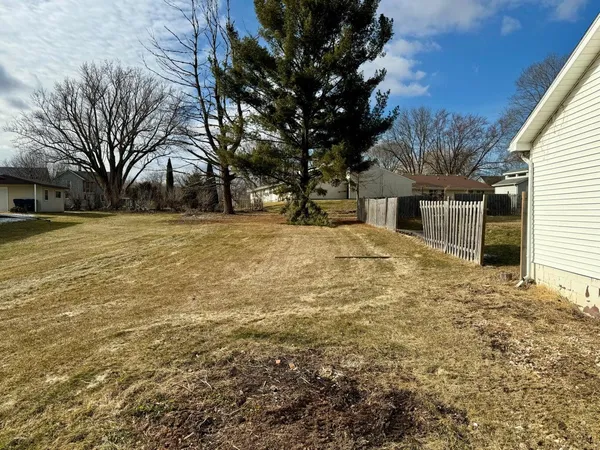 $169,900 | 205 Juneau Street, Lowell, WI 53557