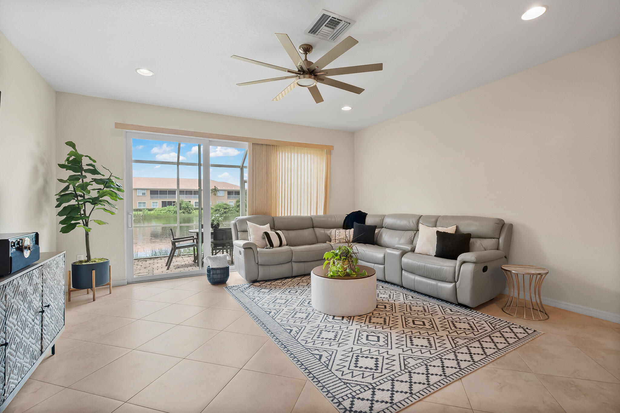 524 Southwest Glen Crest Way Stuart, FL 34997 - Photo 4 of 43 a living room with furniture