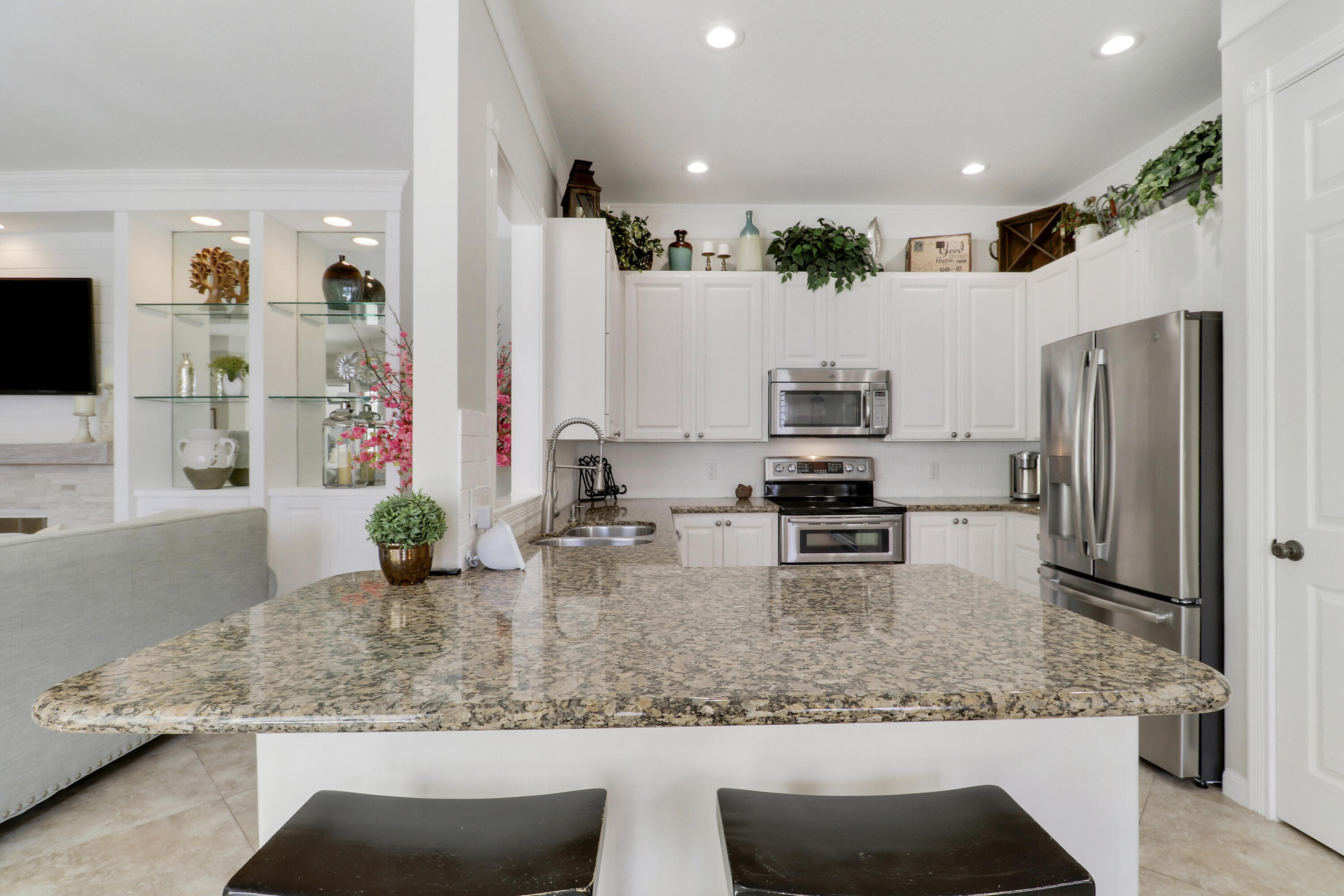 511 Sweet Bay Circle Jupiter, FL 33458 - Photo 15 of 53 Kitchen