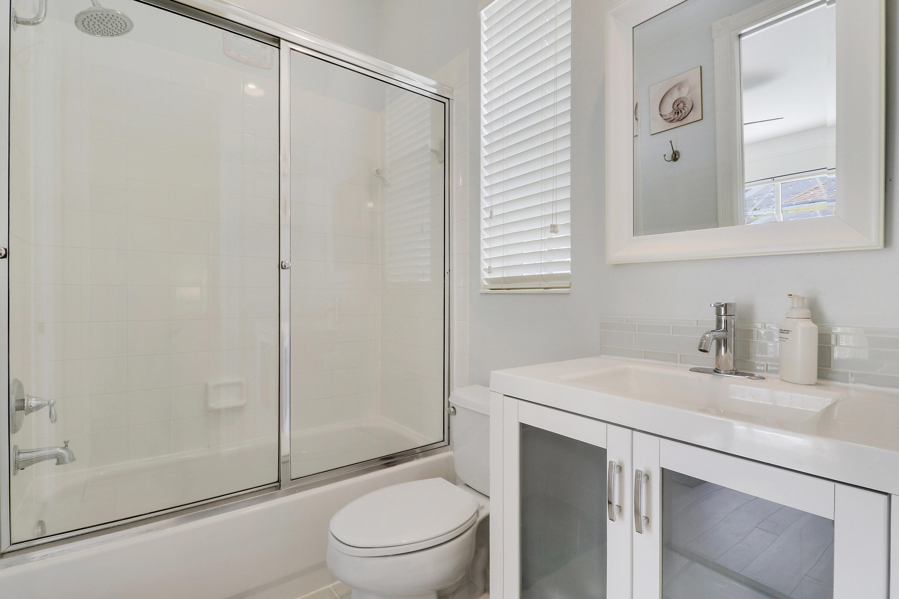 511 Sweet Bay Circle Jupiter, FL 33458 - Photo 29 of 53 Secondary Full Bath