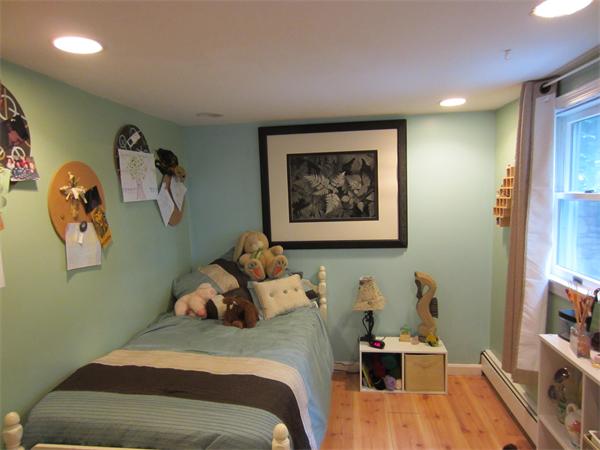 27 Touisset Road Warren, RI 02885 - Photo 8 of 16 Gallery Image 8