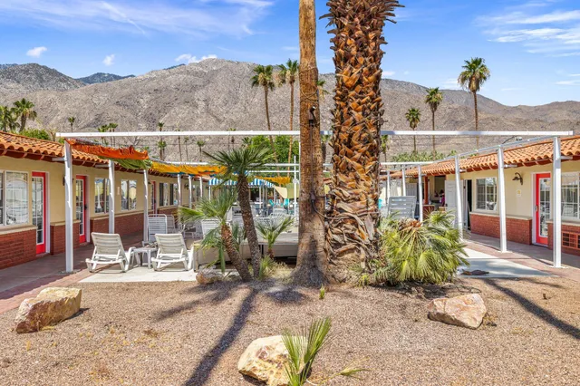 $10,500,000 | 526 South Warm Sands Drive, Palm Springs, CA 92264