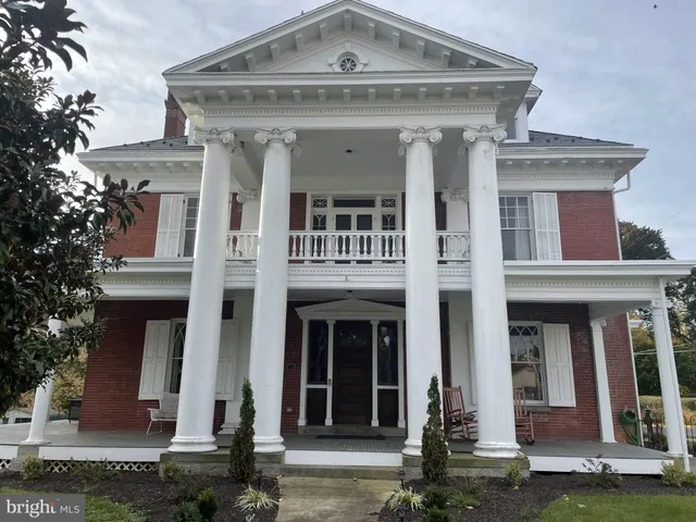 $945,000 | 11 Linden Avenue, Mercersburg, PA 17236