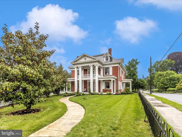 $845,000 | 11 Linden Avenue, Mercersburg, PA 17236