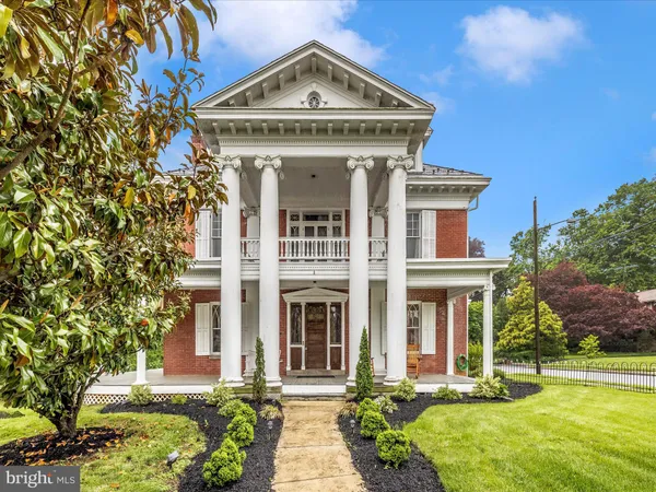 $845,000 | 11 Linden Avenue, Mercersburg, PA 17236