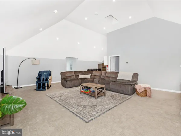 $845,000 | 11 Linden Avenue, Mercersburg, PA 17236