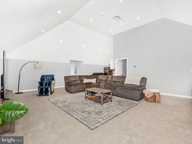 $945,000 | 11 Linden Avenue, Mercersburg, PA 17236