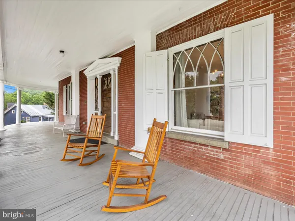 $845,000 | 11 Linden Avenue, Mercersburg, PA 17236