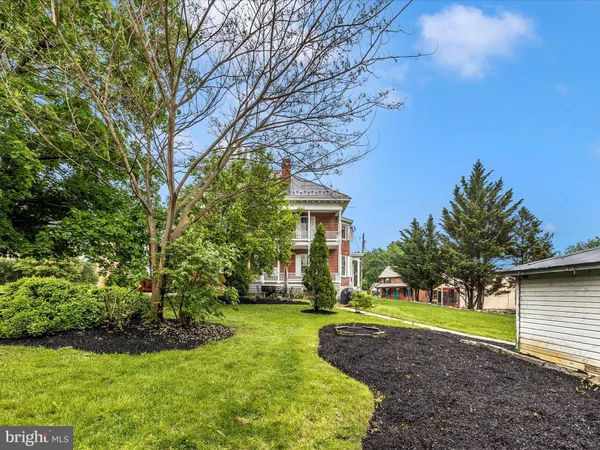 $845,000 | 11 Linden Avenue, Mercersburg, PA 17236