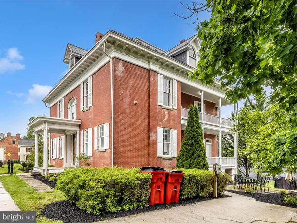 $845,000 | 11 Linden Avenue, Mercersburg, PA 17236