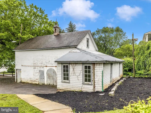 $945,000 | 11 Linden Avenue, Mercersburg, PA 17236