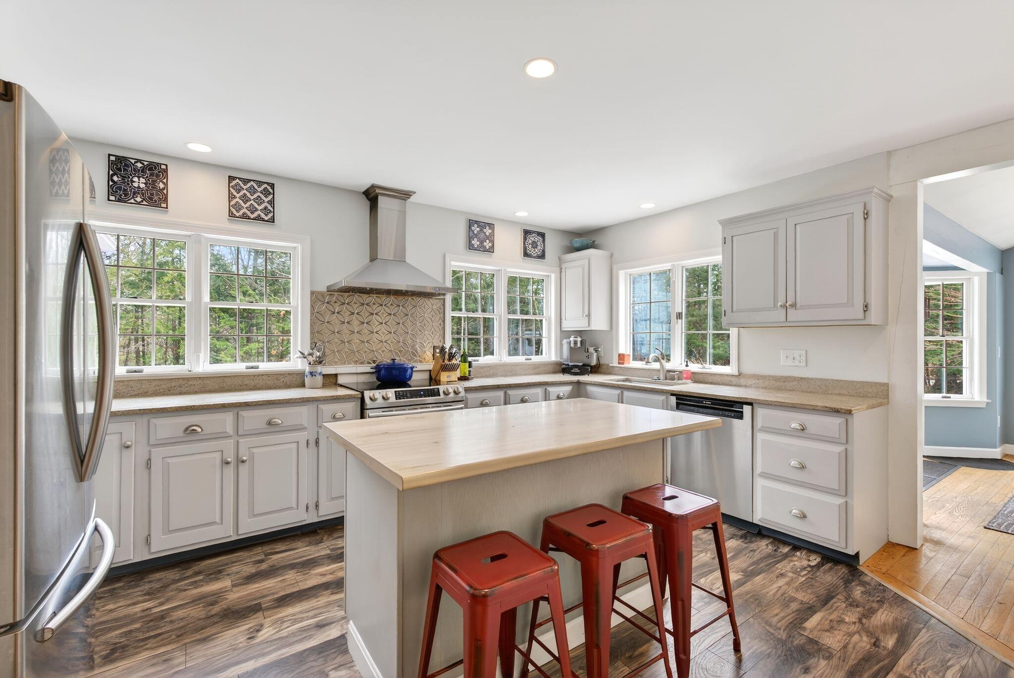 69 Hardy Road Falmouth, ME 04105 - Photo 9 of 38 69 Hardy Road