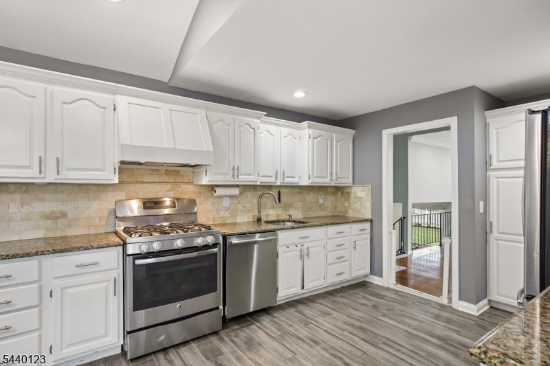 22 Woodhaven Road Parsippany, NJ 07054 - Photo 24 of 49
