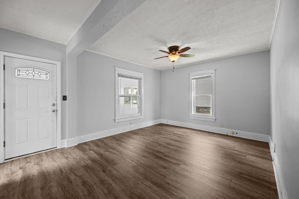 421 39th Street Moline, IL 61265 - Photo 5 of 28