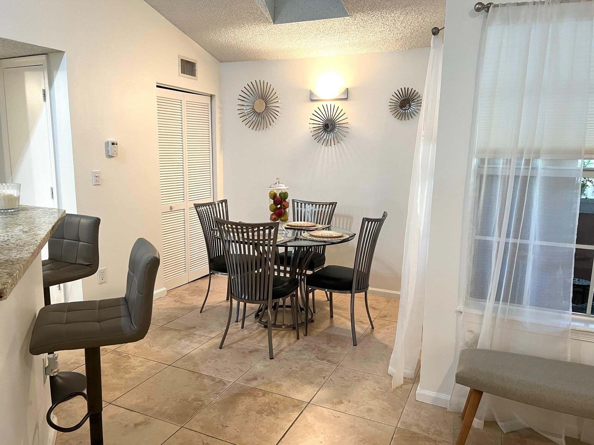 1125 Crystal Way, Unit F Delray Beach, FL 33444 - Photo 6 of 25 Dining