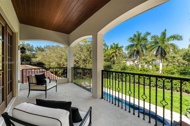 $8,200,000 | 5865 Southwest 96th Street, Pinecrest, FL 33156