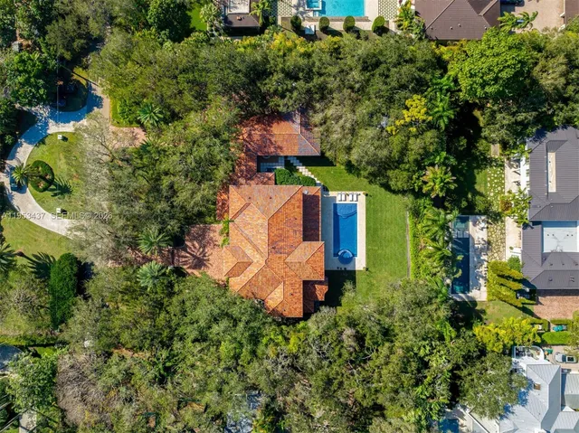 $8,200,000 | 5865 Southwest 96th Street, Pinecrest, FL 33156