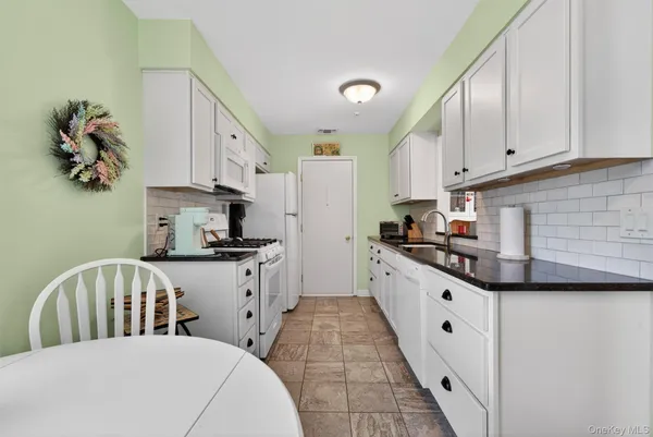 $535,000 | 49 Candlestick Court, Warwick, NY 10990