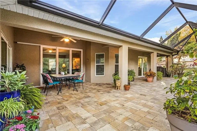 a view of a dinning room with patio