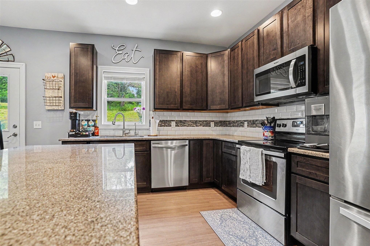 31800 Pine Ridge Circle Lawton, MI 49065 - Photo 7 of 37