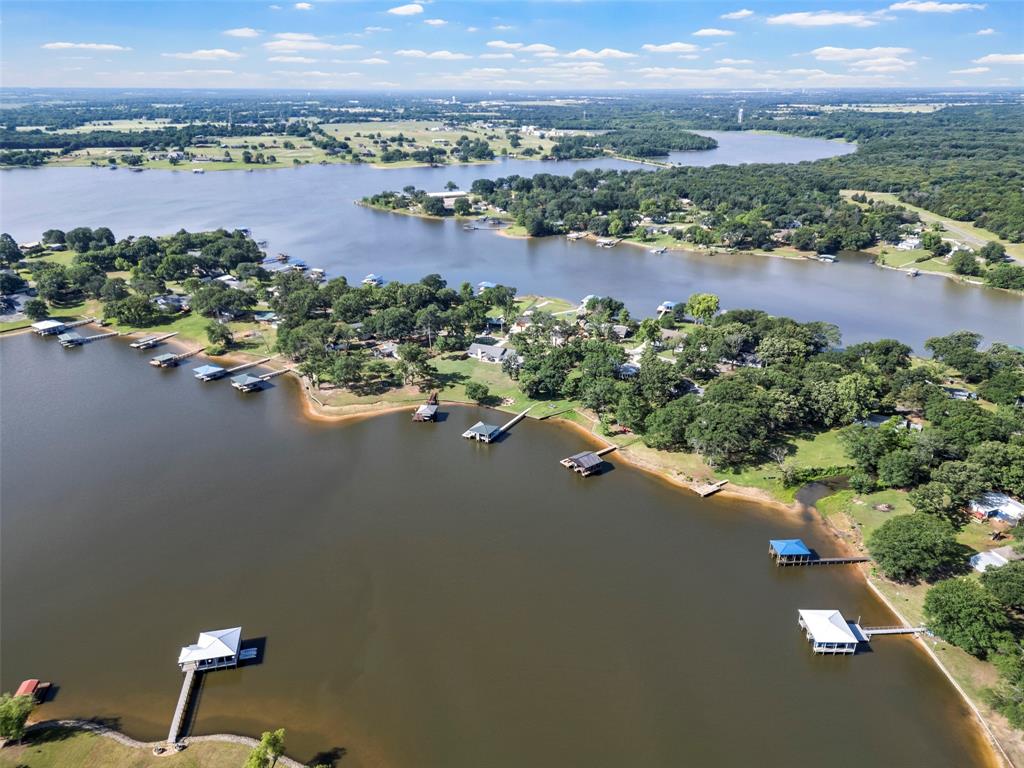 1805 Beavers Point Bonham, TX 75418 - Photo 3 of 39
