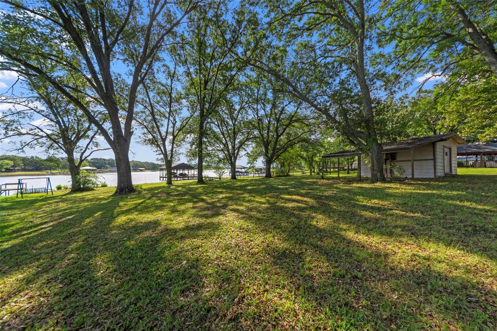 1805 Beavers Point Bonham, TX 75418 - Photo 32 of 39