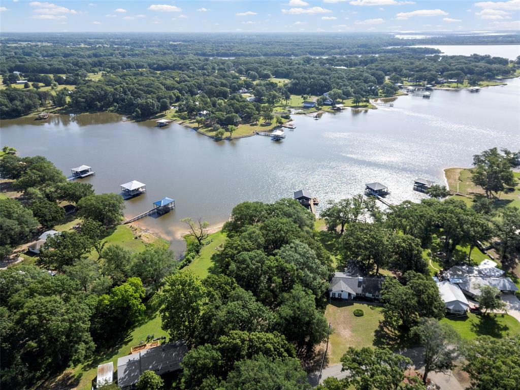 1805 Beavers Point Bonham, TX 75418 - Photo 4 of 39