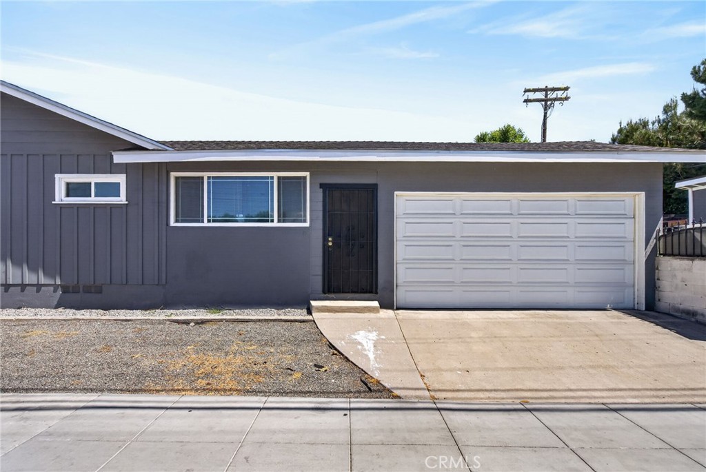 4194 Euclid Court Riverside, CA 92504 - Photo 29 of 29 2-car garage and even more parking (gated yet) on the right side of the house (along California Avenue).