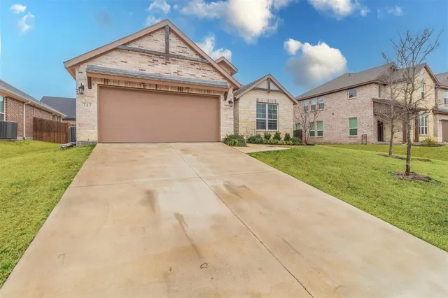 a view of outdoor space yard and front view of a house