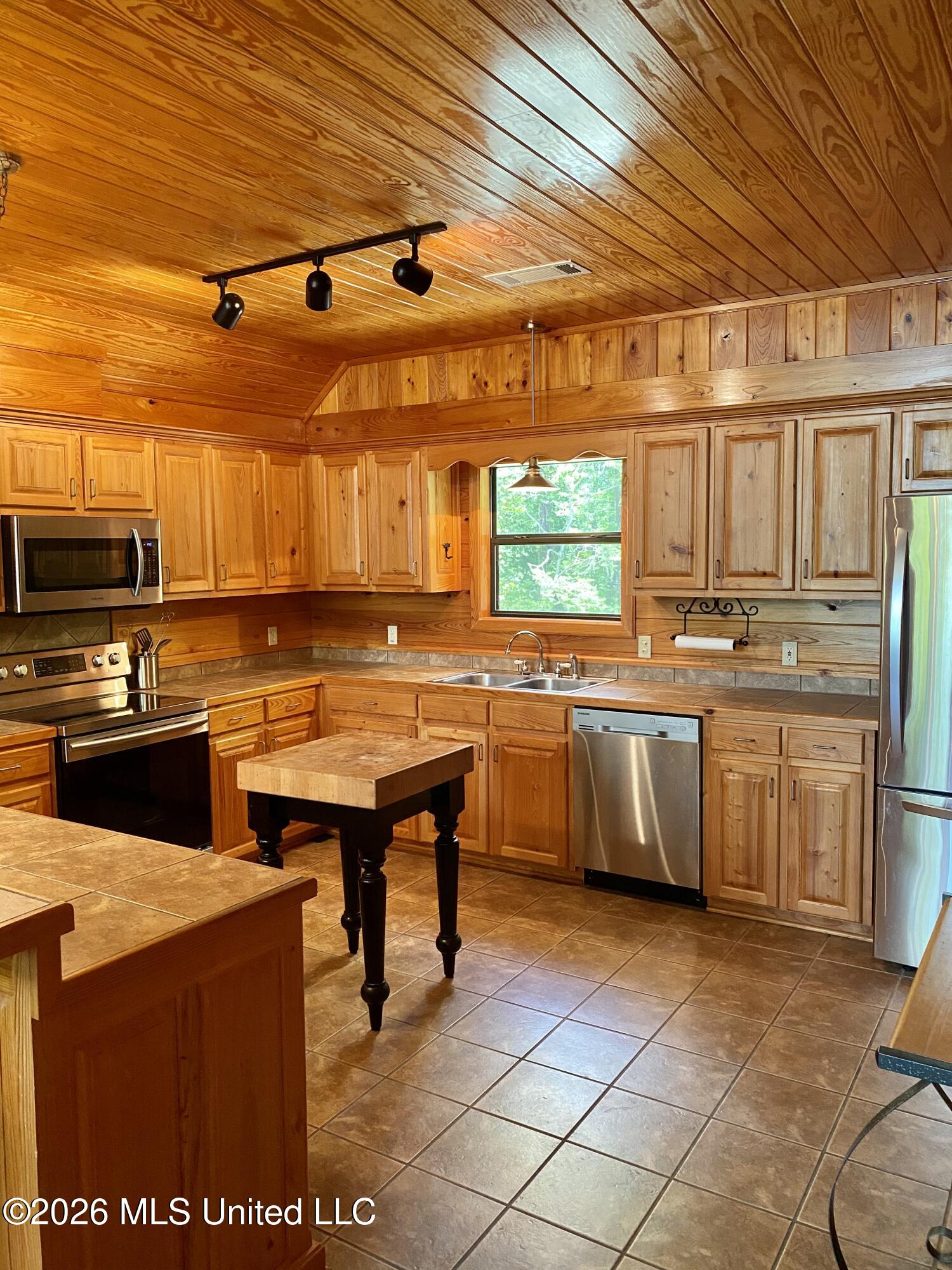 2807 Lake Mary Road Woodville, MS 39669 - Photo 11 of 25 10