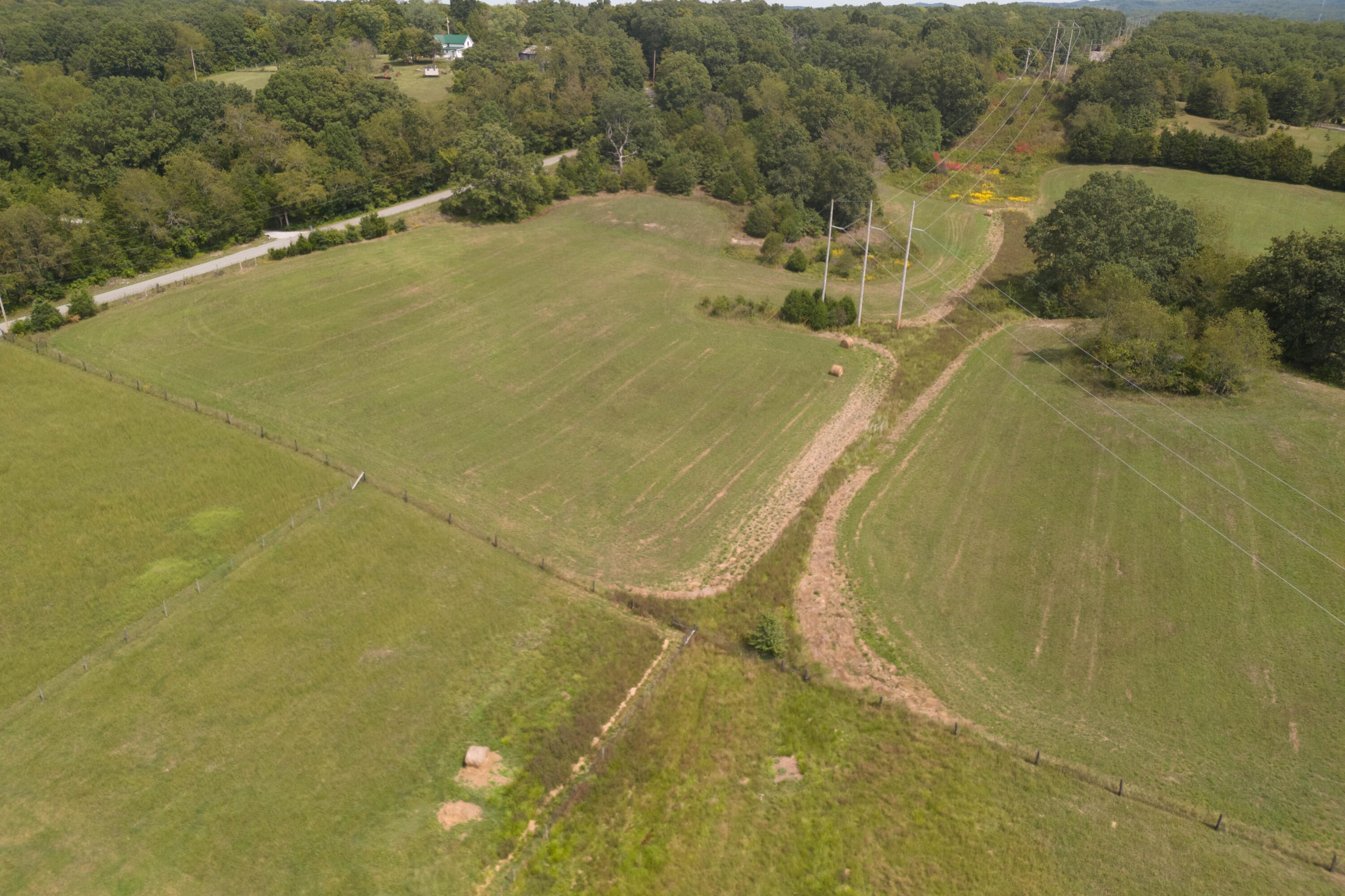 4115 Crowe Ridge Road Winchester, KY 40391 - Photo 8 of 15 DJI_20240904140711_0035_D