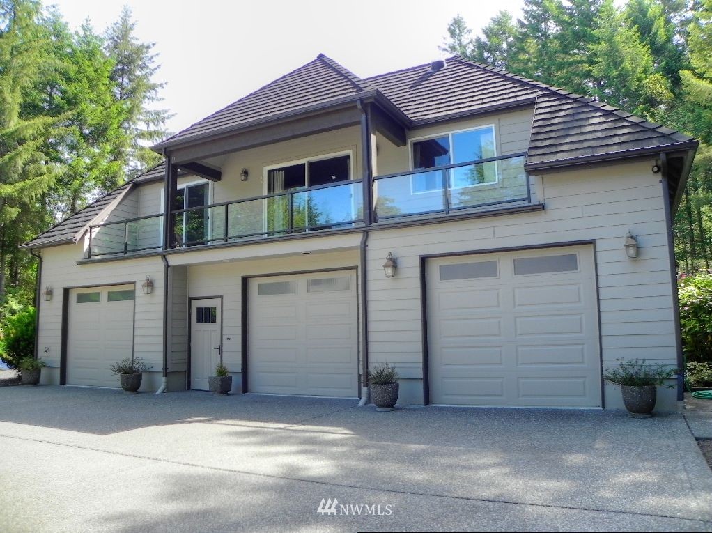 2492 East Grapeview Loop Road Grapeview, WA 98546 - Photo 2 of 25 Gallery Image 2
