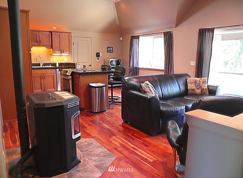 2492 East Grapeview Loop Road Grapeview, WA 98546 - Photo 23 of 25 Gallery Image 23