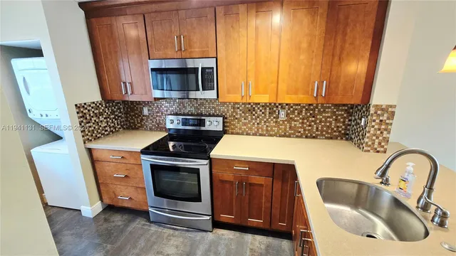 $2,275 | 14273 Southwest 121st Place, Unit 3, Miami, FL 33186