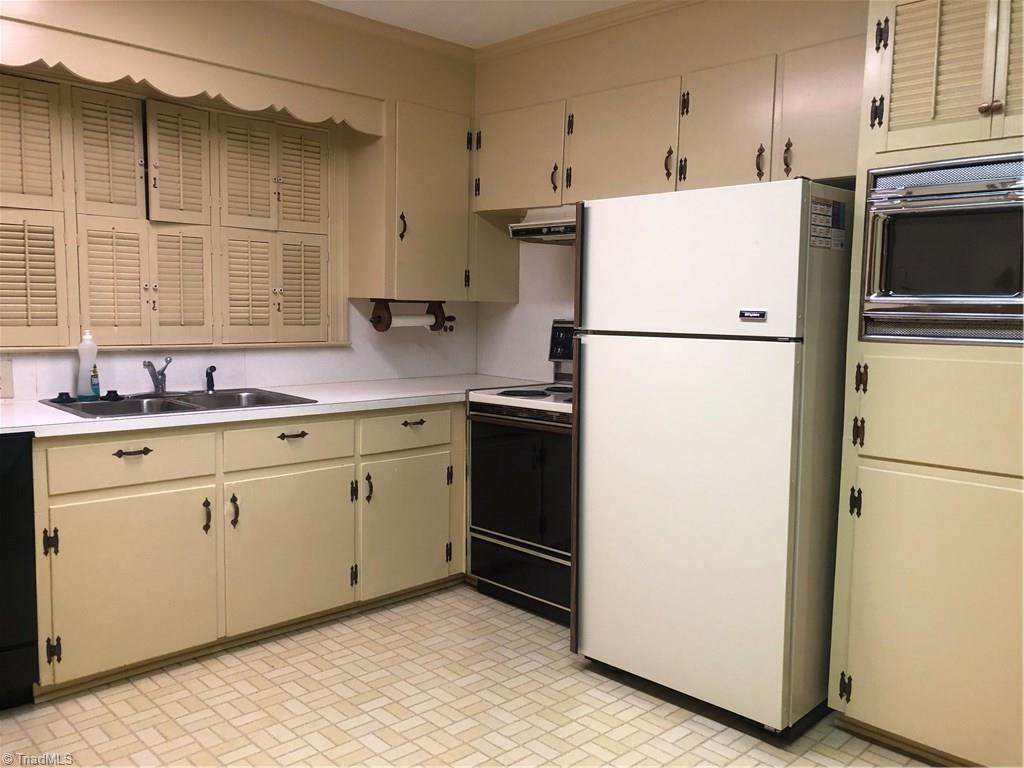 307 Robin Road Mount Airy, NC 27030 - Photo 18 of 21 Gallery Image 18
