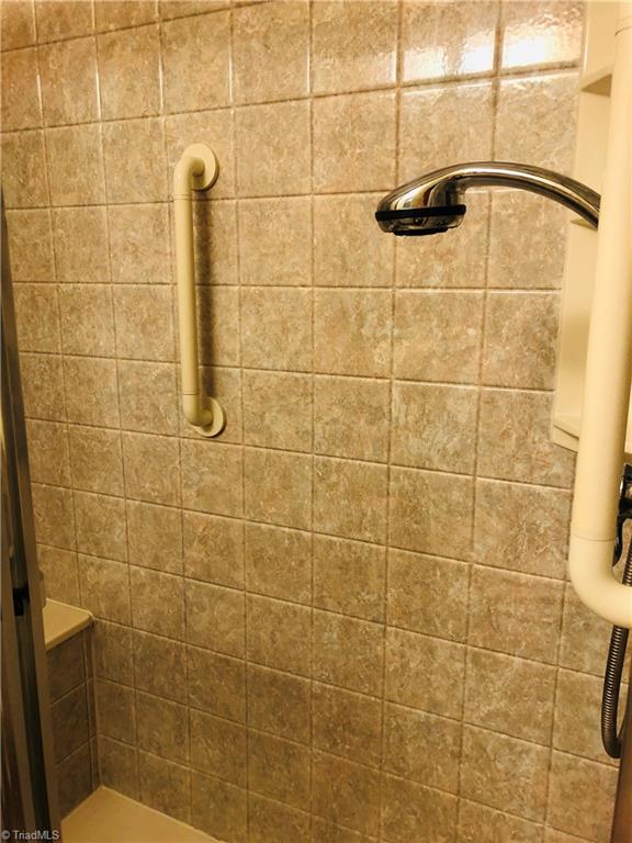 307 Robin Road Mount Airy, NC 27030 - Photo 7 of 21 Gallery Image 7