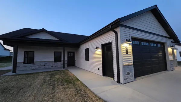 $439,999 | 325 Model, Cuba City, WI 53807