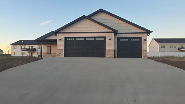 $450,000 | 325 Model, Cuba City, WI 53807