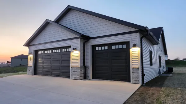 $439,999 | 325 Model, Cuba City, WI 53807