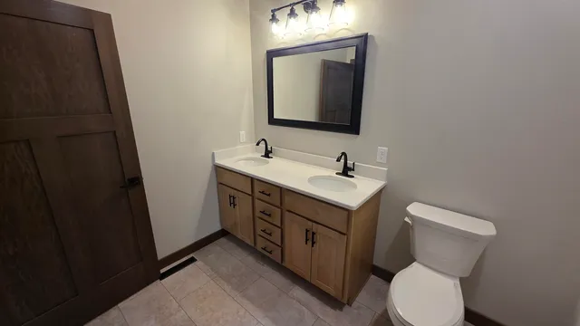 $450,000 | 325 Model, Cuba City, WI 53807